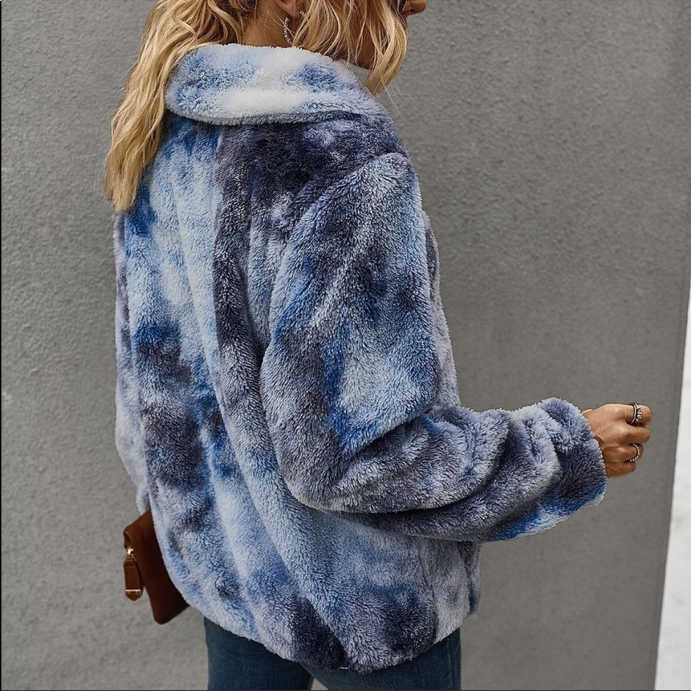 💥NWT💥 Dark Blue Tie Dye Sherpa Fleece Pullover - Picture 6 of 13